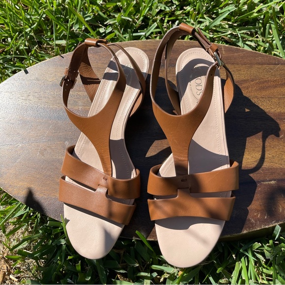 TOD'S
Cognac Leather T-Strap Wedge Sandal, 35mm size 36.5 US 6.5 $645 like new - Picture 12 of 15
